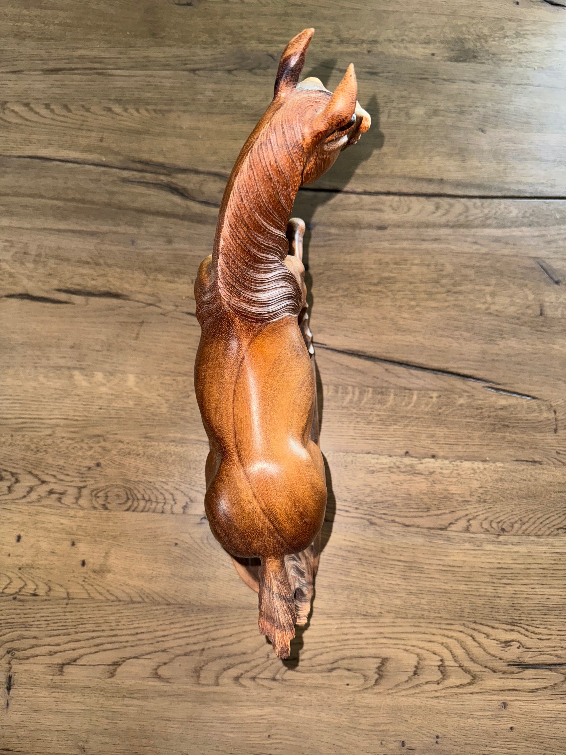 Paard op rots – Handgemaakt Suar hout uit Bali
